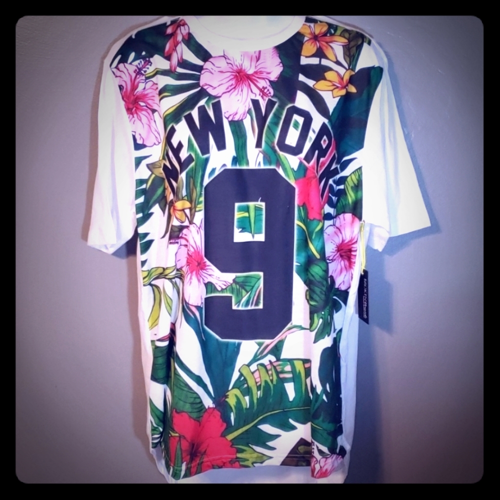 Broken threads short sleeve floral tshirt